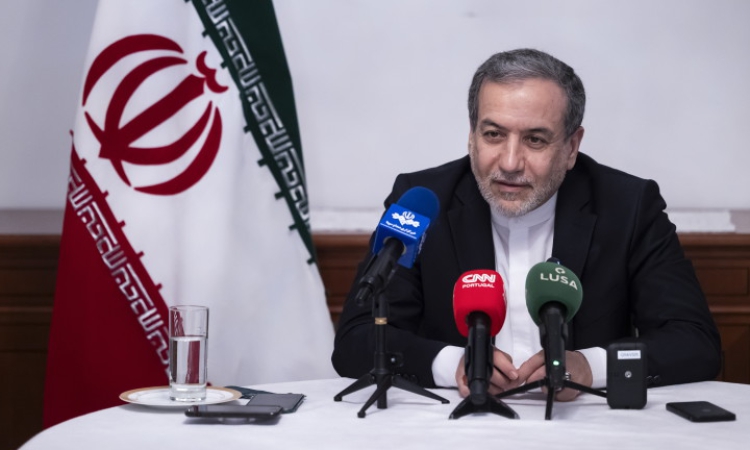 Абас Арагчи: САЩ затвориха Ормузкия проток